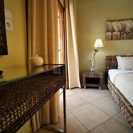 Bella Vista & 2* Benitses (Corfu)