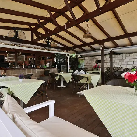 Bella Vista & Aparthotel Benitses (Corfu)