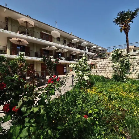 Bella Vista & Aparthotel Benitses (Corfu)