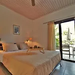 Bella Vista & 2*