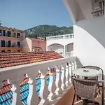 Bella Vista &
